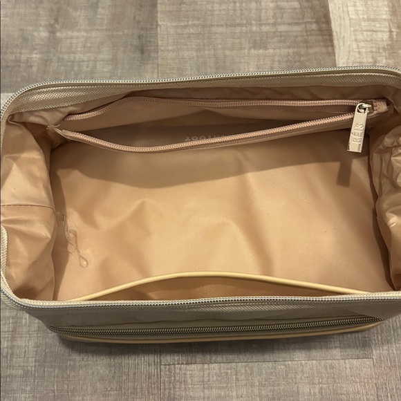 beis toiletry bag Dopp Kitt - Picture 5 of 9